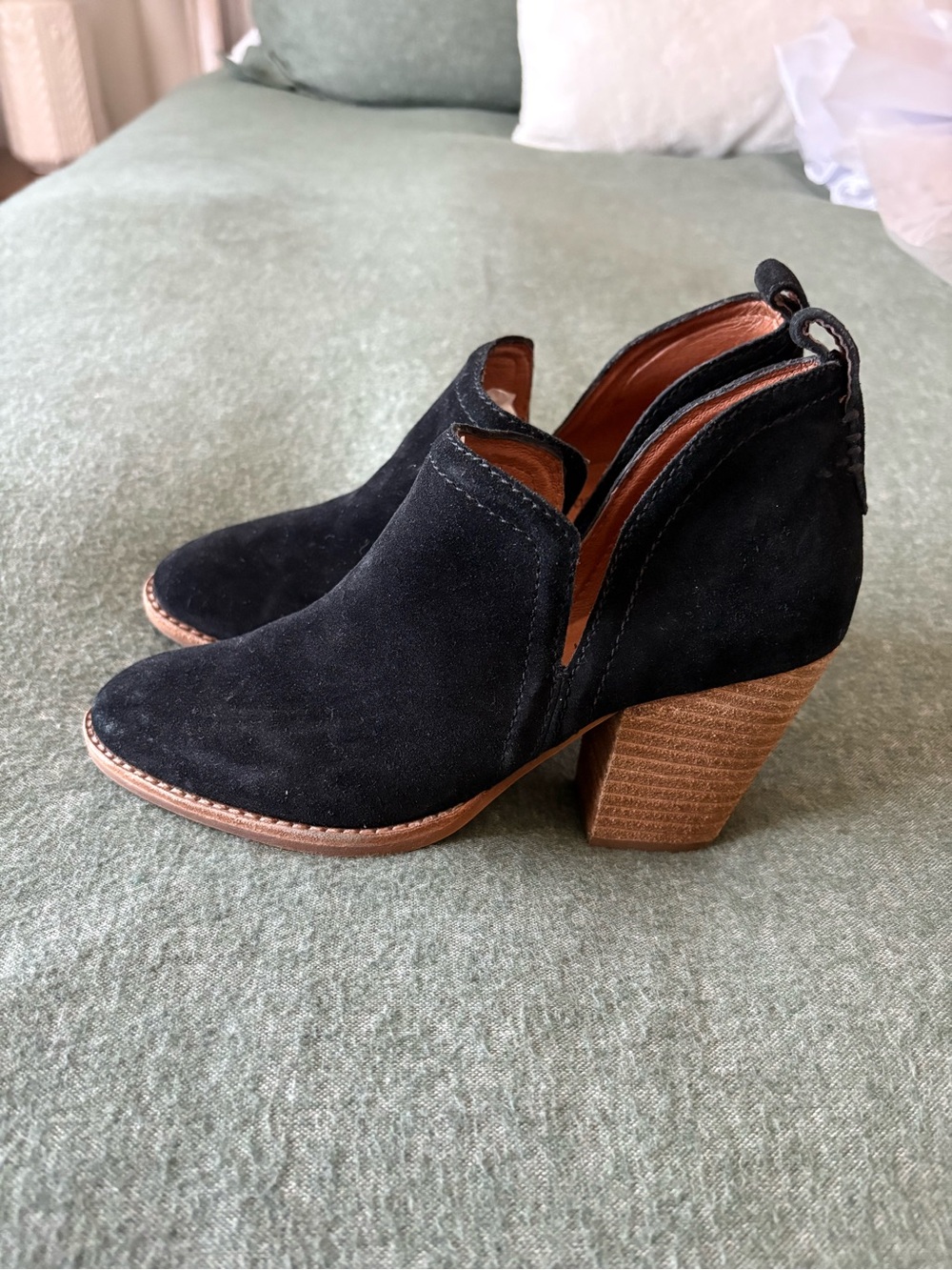 JEFFREY CAMPBELL BOOTIES WOMEN SZ 6 BLACK SUEDE ALL LEATHER  3” STACKED HEEL EXC